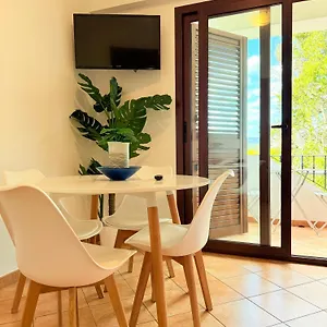 https://dommos-marinaway-apartments.in-sardinia.net
